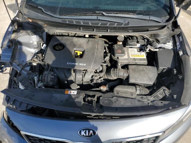 3KPFL4A75JE242604 - 2018 KIA FORTE LX GRAY photo 11