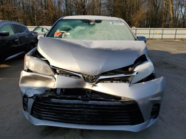 5TDKZ3DC6JS945909 - 2018 TOYOTA SIENNA LE SILVER photo 5