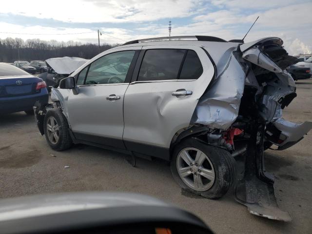 KL7CJLSB6JB652246 - 2018 CHEVROLET TRAX 1LT SILVER photo 2