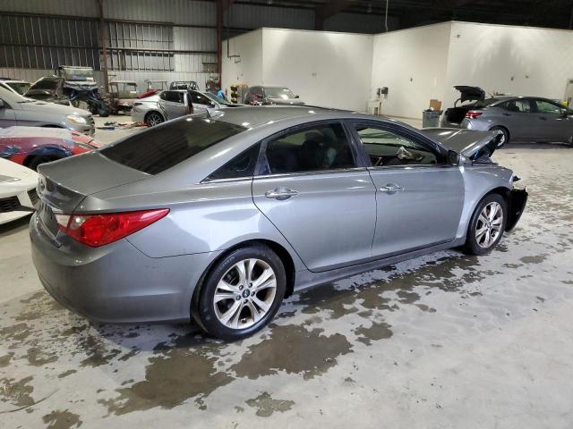 5NPEC4AC2DH607975 - 2013 HYUNDAI SONATA SE GRAY photo 3