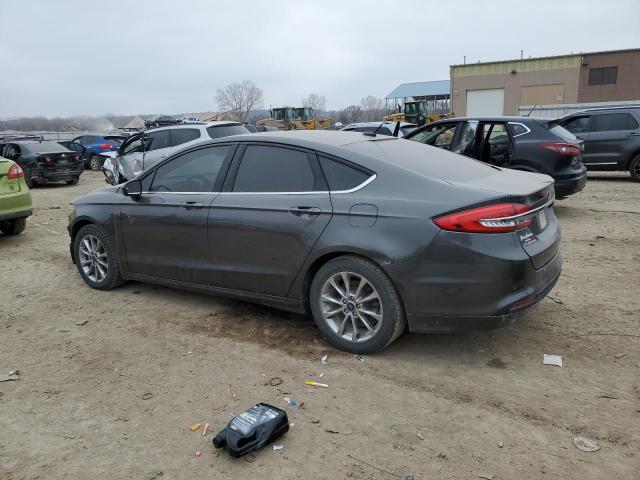 3FA6P0H78HR407329 - 2017 FORD FUSION SE GRAY photo 2