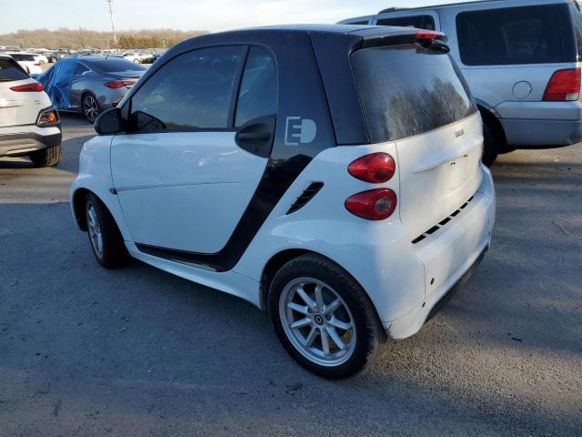 WMEEJ9AA7FK840760 - 2015 SMART FORTWO WHITE photo 2