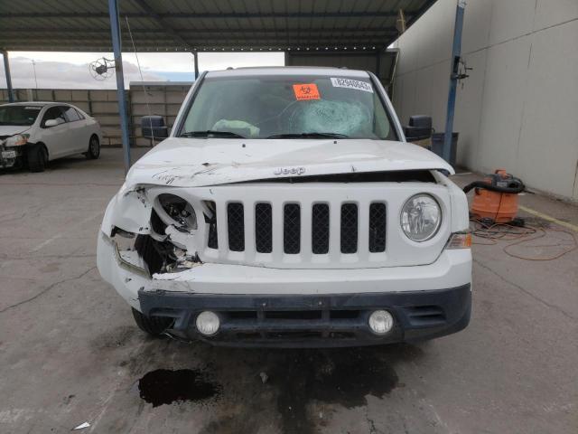 1C4NJRFB9GD545889 - 2016 JEEP PATRIOT LATITUDE WHITE photo 5