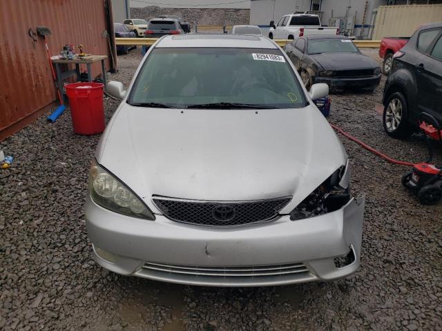 4T1BE32K25U586495 - 2005 TOYOTA CAMRY LE SILVER photo 5