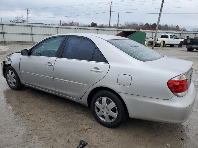 4T1BE32K15U089308 - 2005 TOYOTA CAMRY LE SILVER photo 2