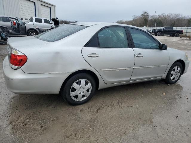 4T1BE32K15U089308 - 2005 TOYOTA CAMRY LE SILVER photo 3