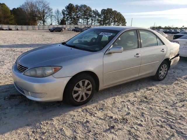 4T1BE32K05U025759 - 2005 TOYOTA CAMRY LE SILVER photo 1