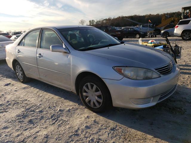 4T1BE32K05U025759 - 2005 TOYOTA CAMRY LE SILVER photo 4