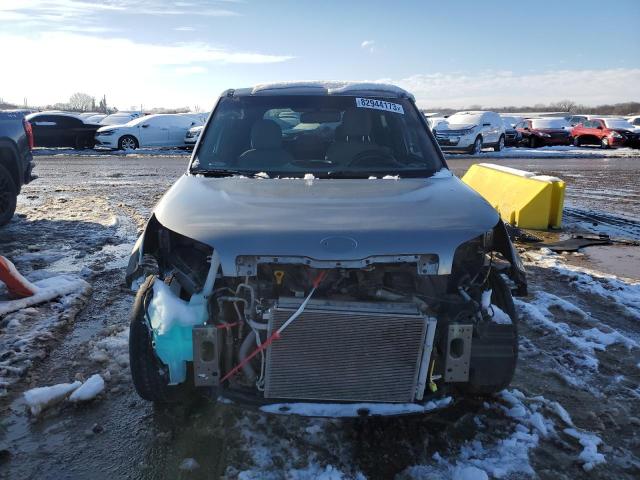 KNDJN2A22F7166392 - 2015 KIA SOUL GRAY photo 5