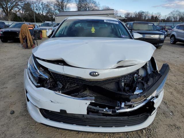 5XXGT4L3XJG239901 - 2018 KIA OPTIMA LX WHITE photo 5