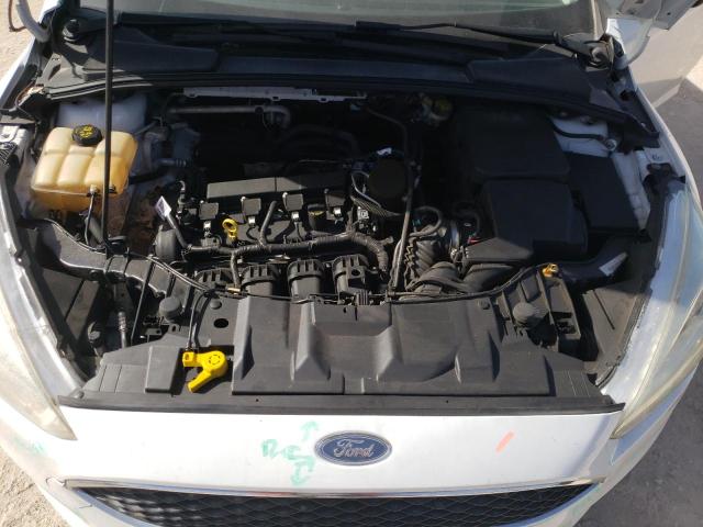 1FADP3K29GL268881 - 2016 FORD FOCUS SE WHITE photo 11