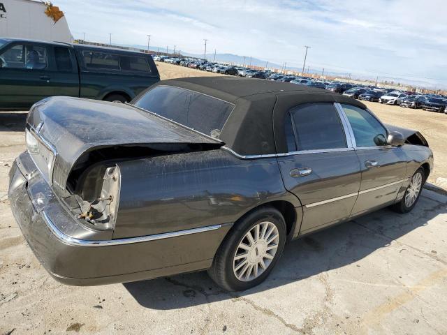 1LNHM81W13Y647968 - 2003 LINCOLN TOWN CAR EXECUTIVE GRAY photo 3