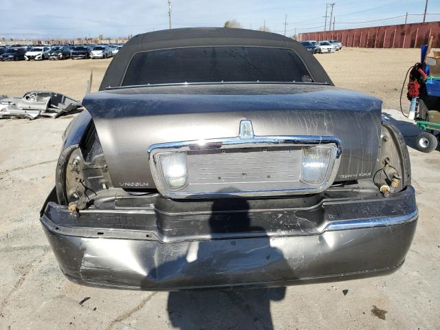 1LNHM81W13Y647968 - 2003 LINCOLN TOWN CAR EXECUTIVE GRAY photo 6
