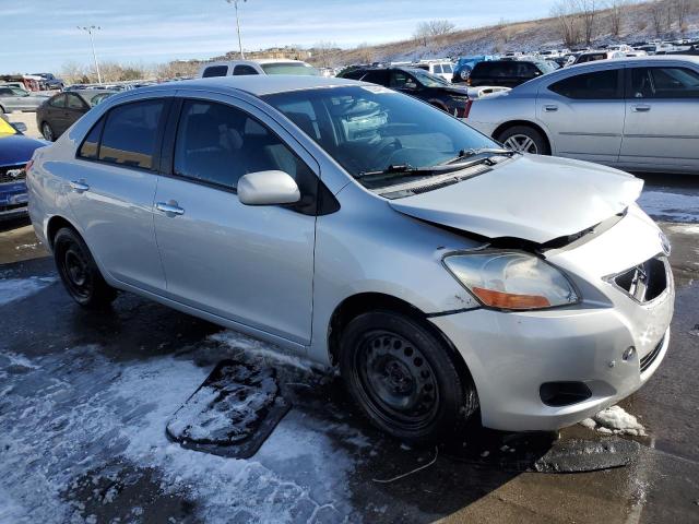 JTDBT923974003459 - 2007 TOYOTA YARIS SILVER photo 4