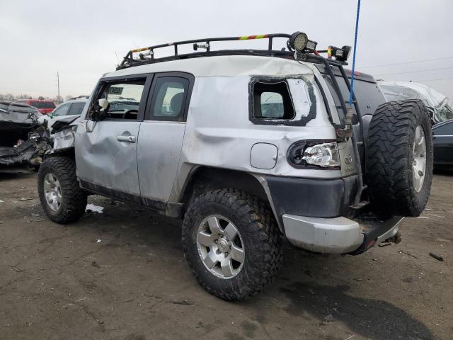 JTEBU11F08K021187 - 2008 TOYOTA FJ CRUISER SILVER photo 2