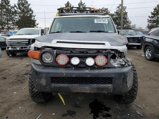 JTEBU11F08K021187 - 2008 TOYOTA FJ CRUISER SILVER photo 5