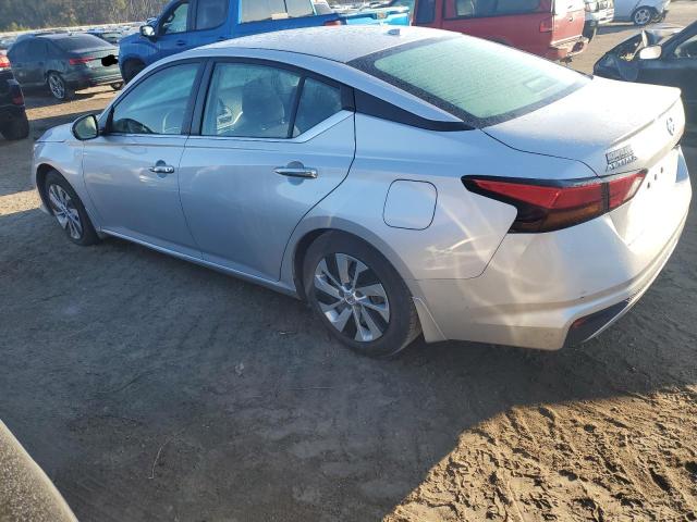 1N4BL4BV0KC205308 - 2019 NISSAN ALTIMA S SILVER photo 2