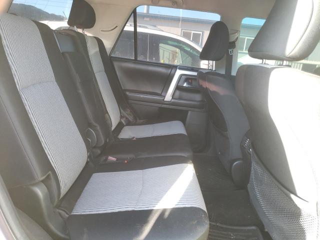 JTEBU5JR0G5322122 - 2016 TOYOTA 4RUNNER SR5/SR5 PREMIUM 银色 照片 11