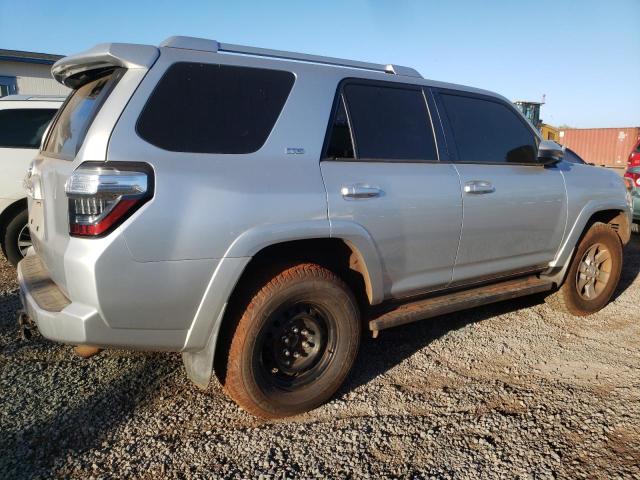 JTEBU5JR0G5322122 - 2016 TOYOTA 4RUNNER SR5/SR5 PREMIUM 银色 照片 3