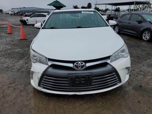 4T1BF1FKXHU366747 - 2017 TOYOTA CAMRY LE WHITE photo 5