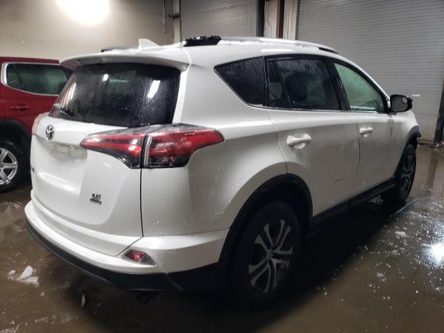 JTMBFREVXJJ742160 - 2018 TOYOTA RAV4 LE WHITE photo 3