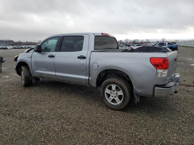 5TFDY5F18CX263291 - 2012 TOYOTA TUNDRA CREWMAX SR5 SILVER photo 2