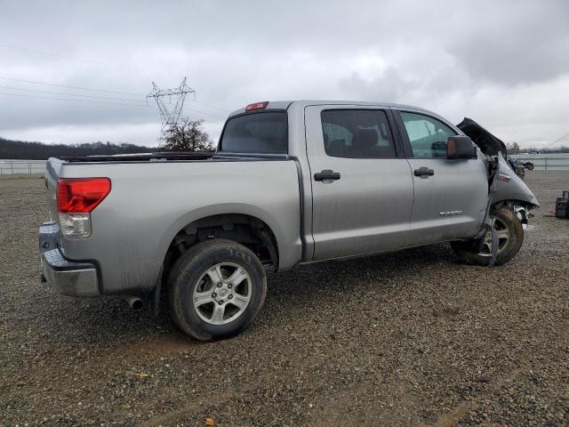 5TFDY5F18CX263291 - 2012 TOYOTA TUNDRA CREWMAX SR5 SILVER photo 3