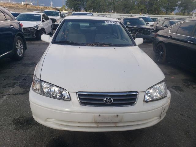 JT2BG22K310606045 - 2001 TOYOTA CAMRY CE WHITE photo 5