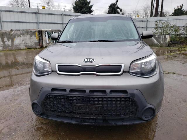 KNDJN2A21G7262578 - 2016 KIA SOUL GRAY photo 5