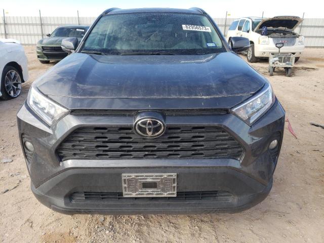 2T3P1RFV7MW246841 - 2021 TOYOTA RAV4 XLE GRAY photo 5