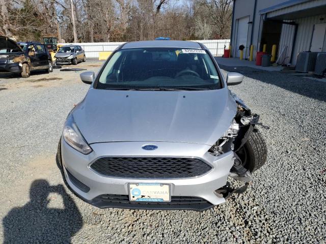 1FADP3K29JL288619 - 2018 FORD FOCUS SE SILVER photo 5