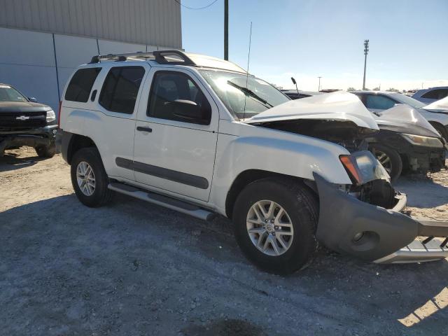 5N1AN0NU2EN801830 - 2014 NISSAN XTERRA X WHITE photo 4