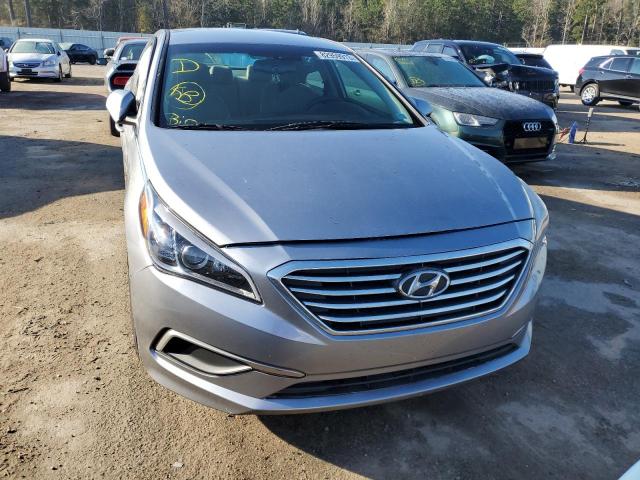 5NPE24AF1HH504162 - 2017 HYUNDAI SONATA SE SILVER photo 5