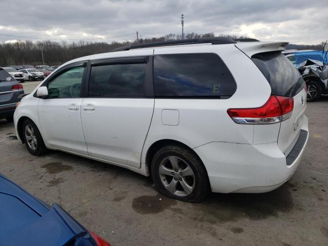 5TDKK3DCXCS275661 - 2012 TOYOTA SIENNA LE WHITE photo 2