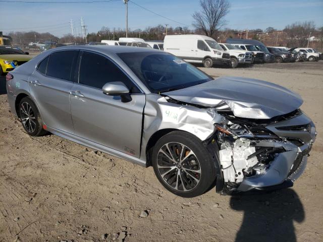 4T1G11AK3LU376119 - 2020 TOYOTA CAMRY SE SILVER photo 4