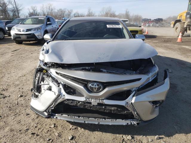 4T1G11AK3LU376119 - 2020 TOYOTA CAMRY SE SILVER photo 5