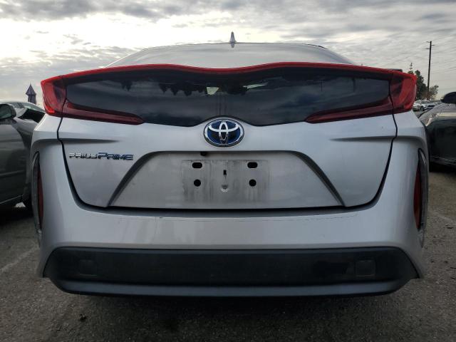 JTDKARFP1H3032643 - 2017 TOYOTA PRIUS PRIM 银色 照片 6