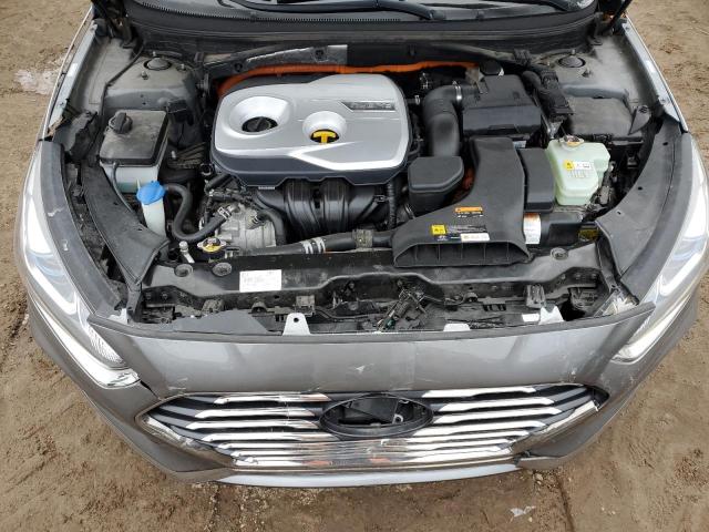 KMHE34L3XJA085866 - 2018 HYUNDAI SONATA HYBRID GRAY photo 11