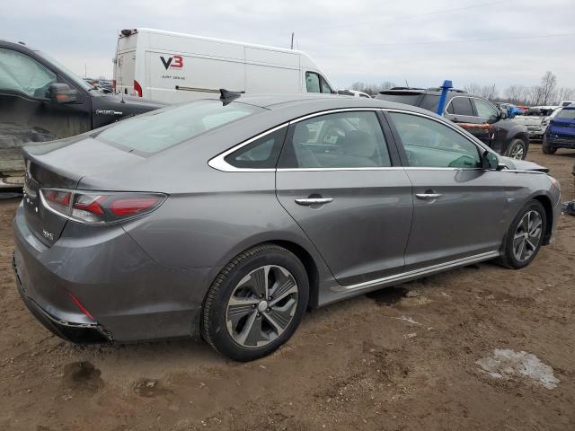 KMHE34L3XJA085866 - 2018 HYUNDAI SONATA HYBRID GRAY photo 3