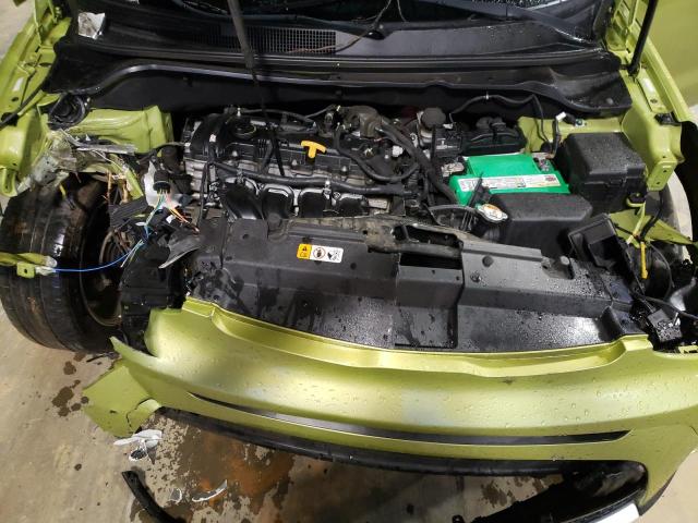 KNDJP3A56H7877896 - 2017 KIA SOUL + GREEN photo 12