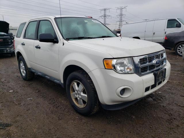 1FMCU0C71AKC66655 - 2010 FORD ESCAPE XLS WHITE photo 4