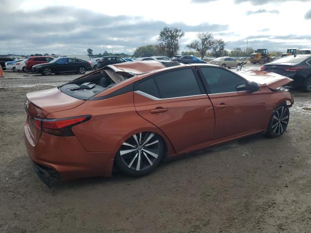 1N4BL4CV4KC104724 - 2019 NISSAN ALTIMA SR ORANGE photo 3