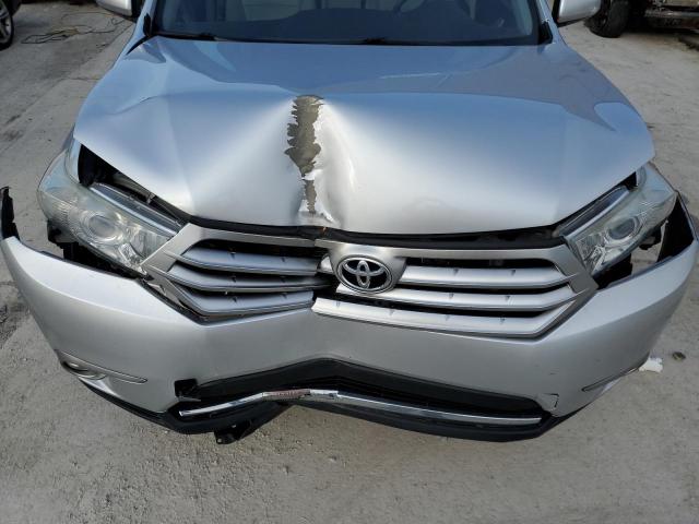 5TDBK3EHXDS255535 - 2013 TOYOTA HIGHLANDER BASE SILVER photo 12