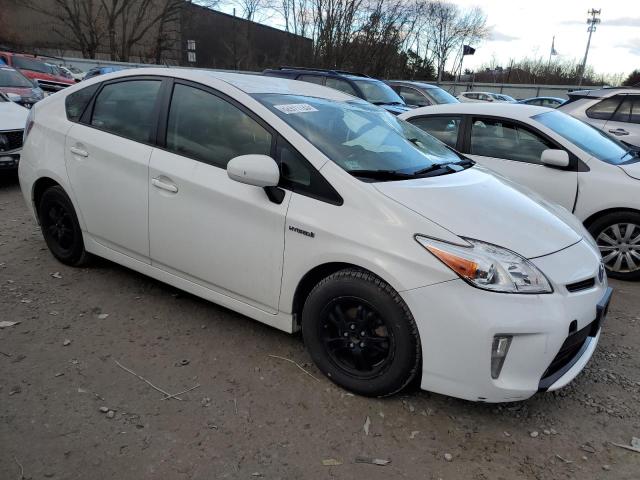 JTDKN3DUXF1908807 - 2015 TOYOTA PRIUS WHITE photo 4