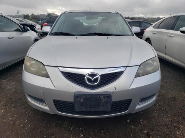 JM1BK12G581838288 - 2008 MAZDA 3 I SILVER photo 5