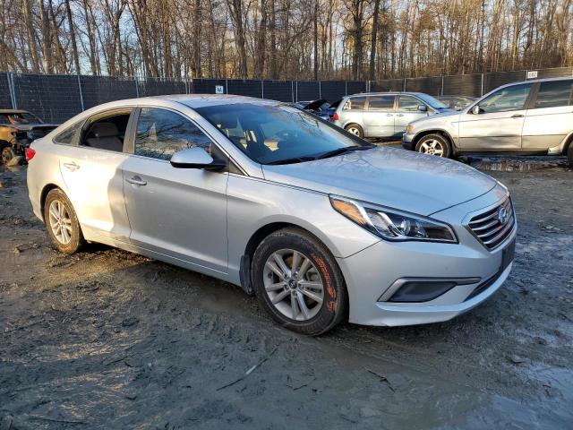 5NPE24AF3HH587626 - 2017 HYUNDAI SONATA SE SILVER photo 4