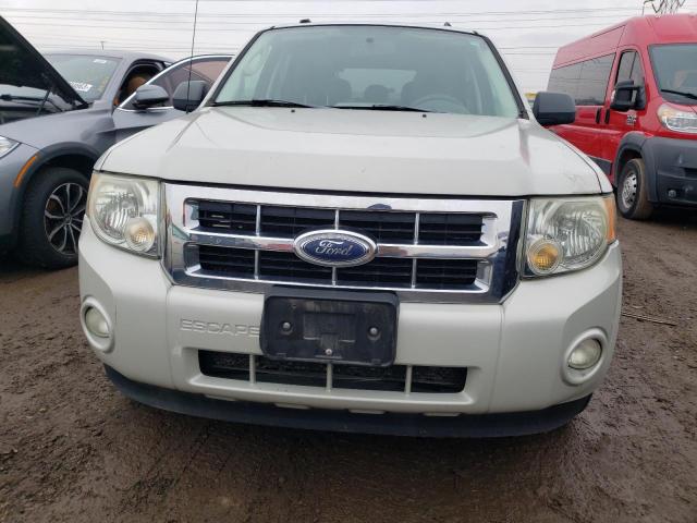 1FMCU03759KA21417 - 2009 FORD ESCAPE XLT SILVER photo 5