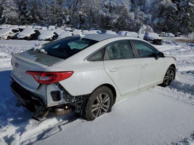 5NPE24AF3FH006431 - 2015 HYUNDAI SONATA SE WHITE photo 3