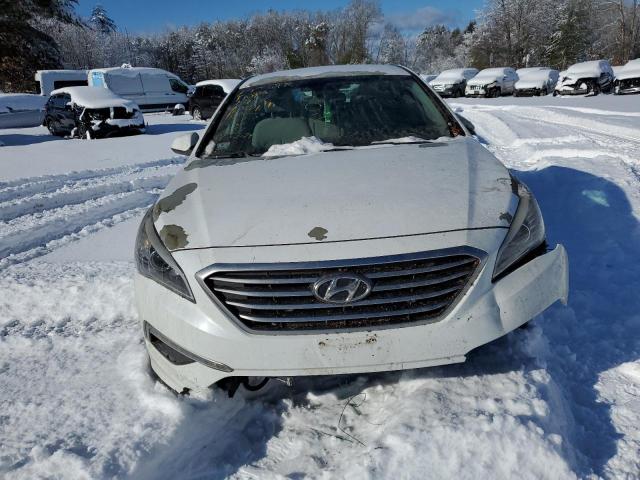 5NPE24AF3FH006431 - 2015 HYUNDAI SONATA SE WHITE photo 5