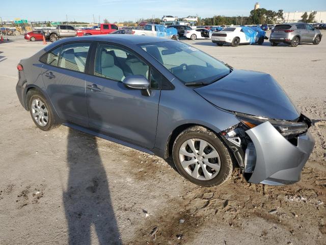 5YFEPMAE4NP296768 - 2022 TOYOTA COROLLA LE GRAY photo 4